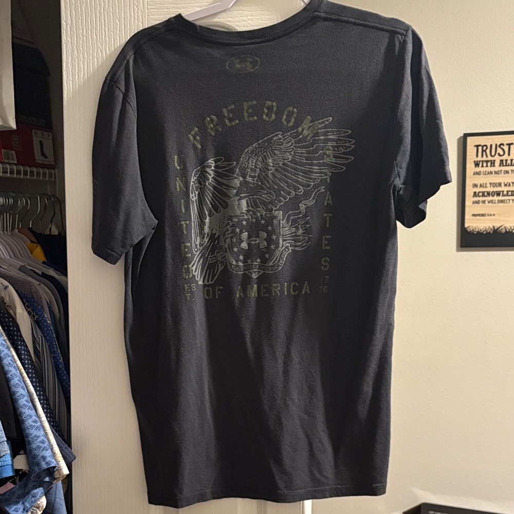 Under Armour Men's Charcoal Freedom Graphic Tee